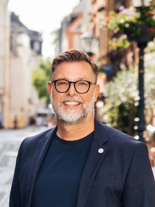 Patrick Hofrichter, Filialleiter der Hüttig & Rompf Niederlassung Mainz, in der Mainzer Altstadt